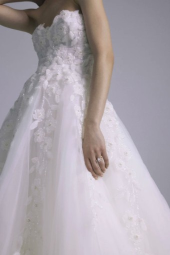 Amsale Style #Delia #6 Ivory thumbnail
